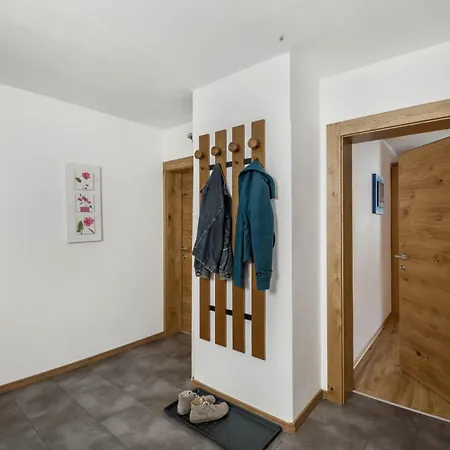 Brugger 4 Personen Appartamento *